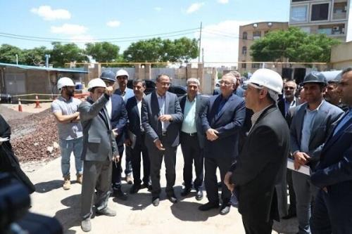 بازدید وزیر بهداشت از مرکز درحال ساخت جامع سرطان قم