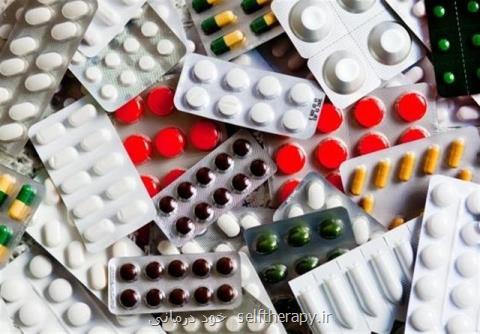 هاشمی: ثابت نگه داشتن قیمت دارو خطرناك می باشد، دولت به دارو یارانه دهد