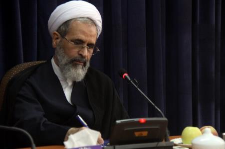 اعلام انزجار مدیر حوزه از آتش زدن كتاب علمی طب هاریسون